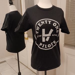 4/$60 Black "Twenty One Pilots" Tee - Size XS